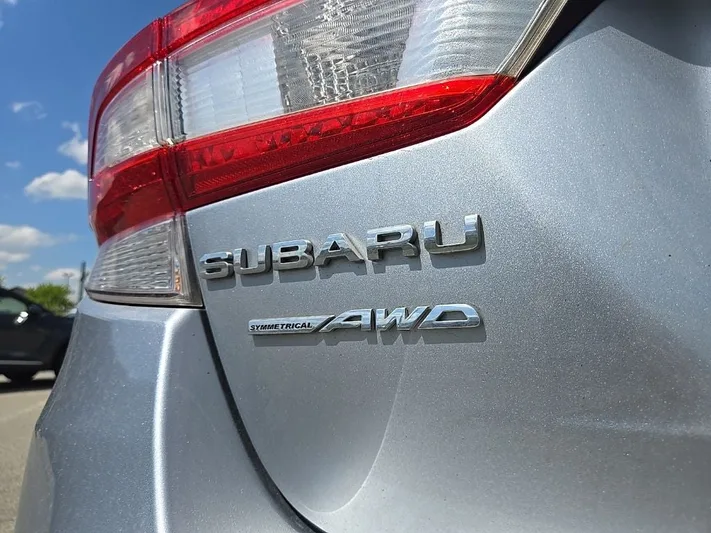 2017 Subaru Impreza - view 6