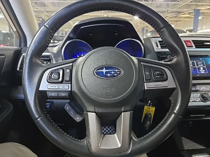 2017 Subaru Outback - view 12