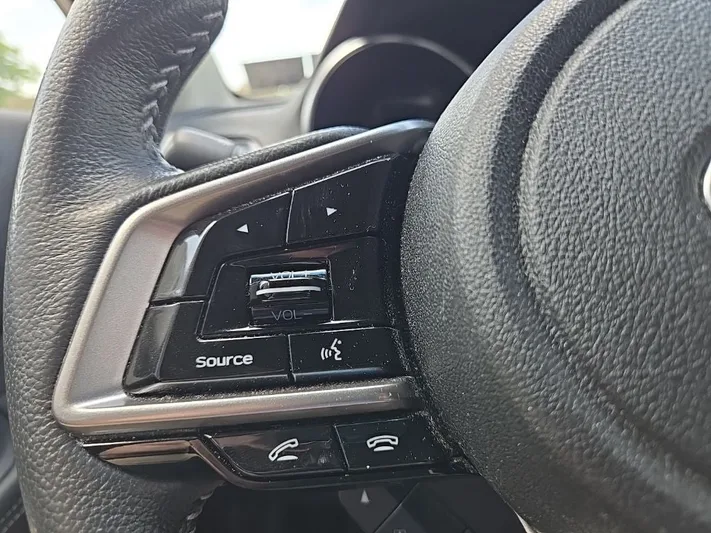 2018 Subaru Outback - view 12