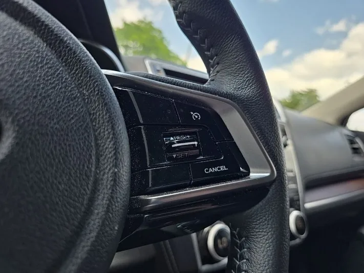 2018 Subaru Outback - view 13