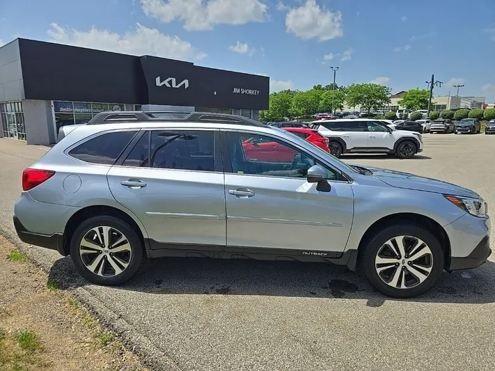 2018 Subaru Outback - view 2