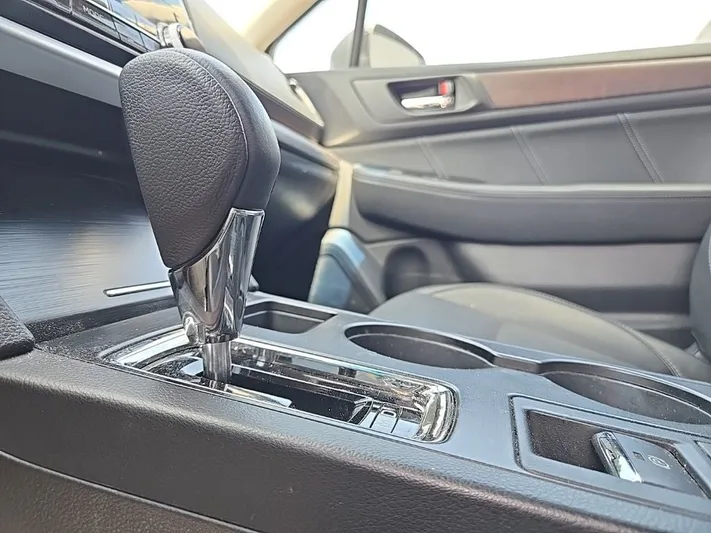 2018 Subaru Outback - view 22