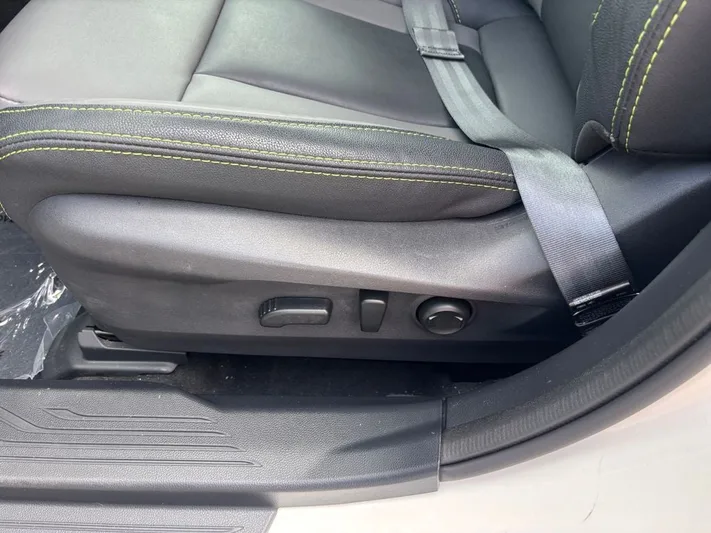 2023 Subaru Outback - view 13