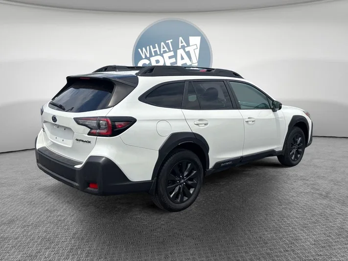 2023 Subaru Outback - view 3