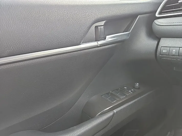 2023 Toyota Camry - view 18