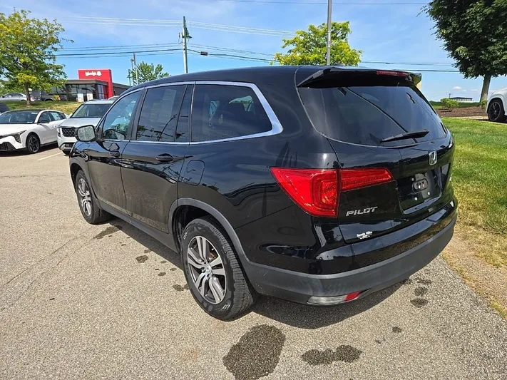 2017 Honda Pilot - view 9