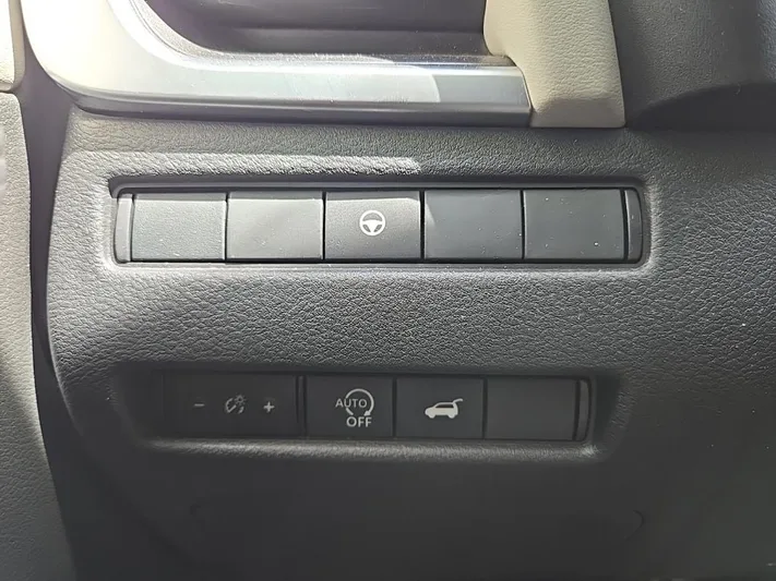 2023 Nissan Rogue - view 16