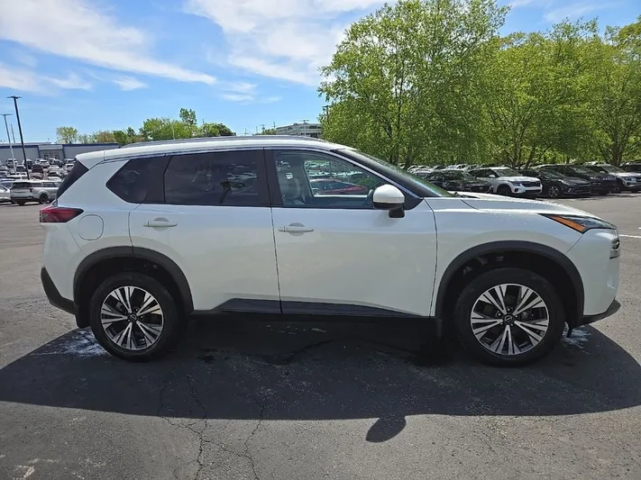 2023 Nissan Rogue - view 2