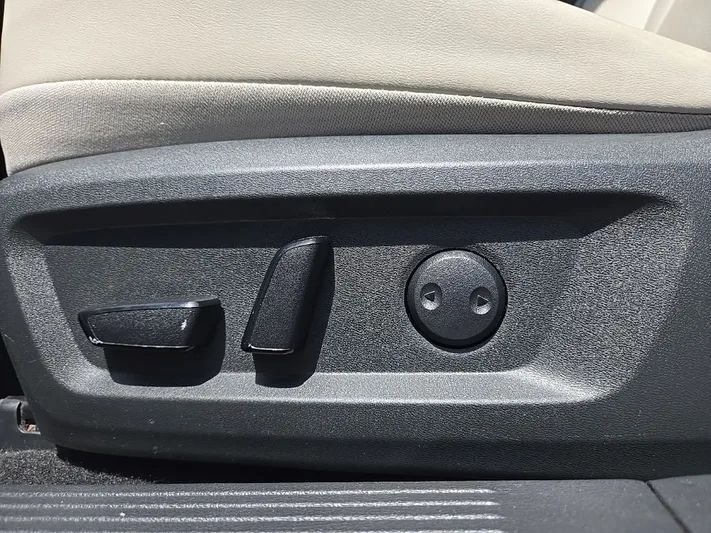 2023 Nissan Rogue - view 27