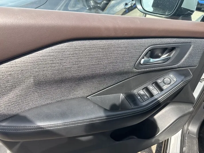 2023 Nissan Rogue - view 11