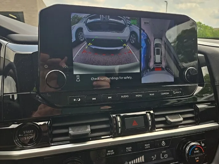 2025 Nissan Pathfinder - view 20