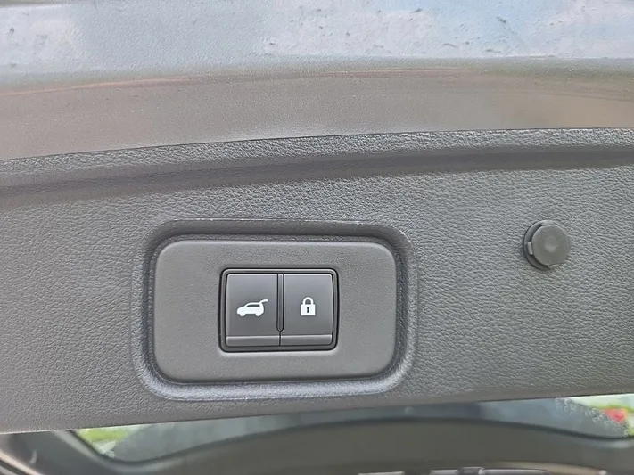 2025 Nissan Pathfinder - view 34