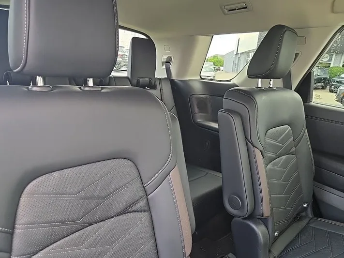 2025 Nissan Pathfinder - view 35