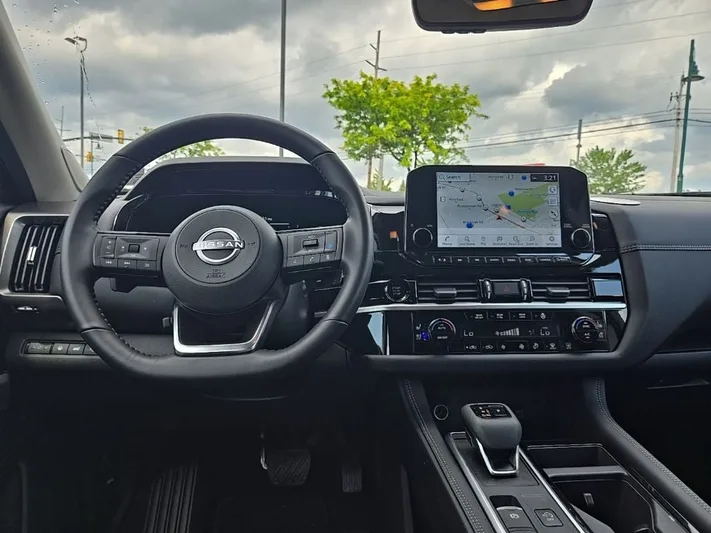 2025 Nissan Pathfinder - view 37