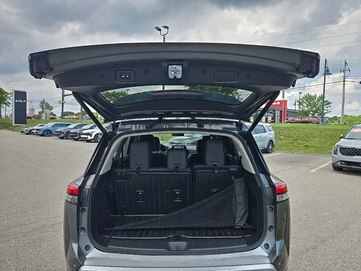 2025 Nissan Pathfinder - view 5