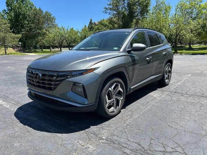 2022 Hyundai Tucson - view 3