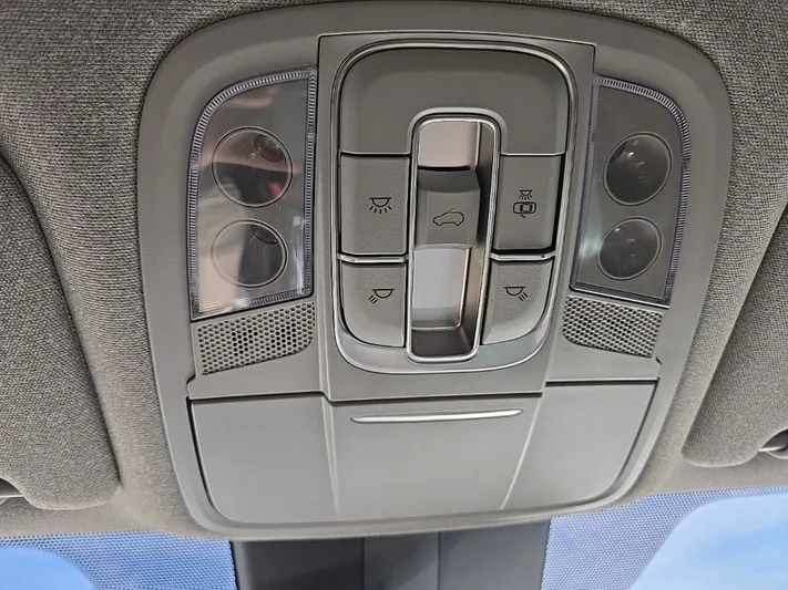 2020 Hyundai Santa - view 22