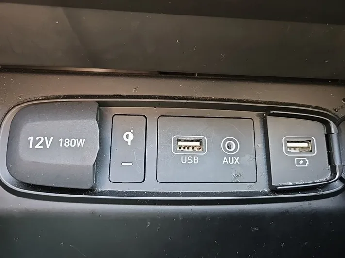 2020 Hyundai Santa - view 26