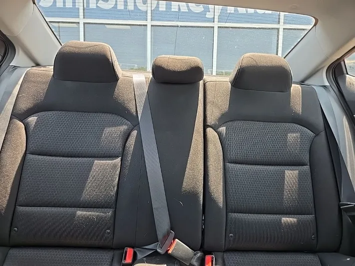 2017 Hyundai Elantra - view 29
