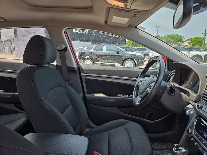 2017 Hyundai Elantra - view 34