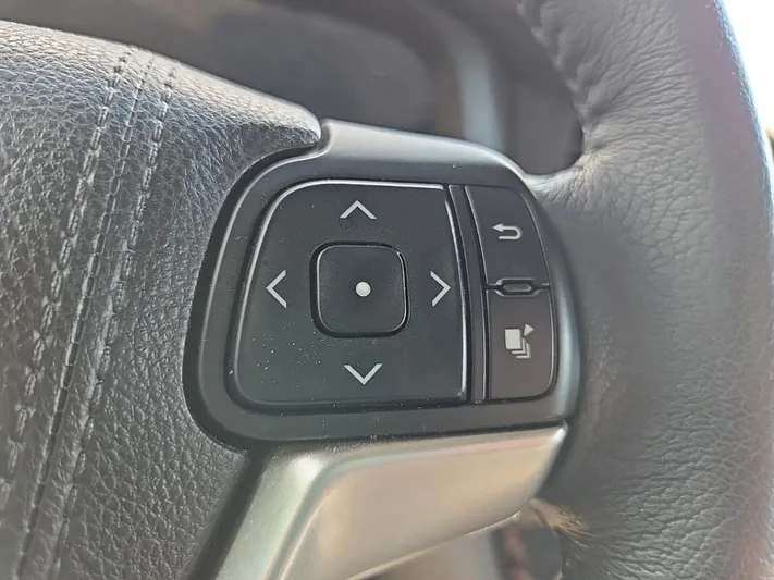 2017 Toyota Sienna - view 17