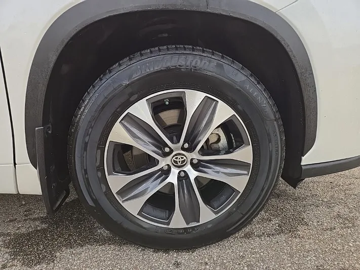 2021 Toyota Highlander - view 10
