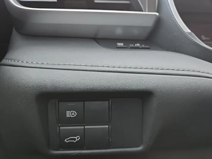 2021 Toyota Highlander - view 19
