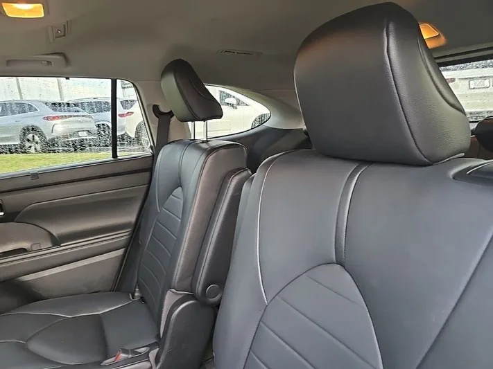 2021 Toyota Highlander - view 31