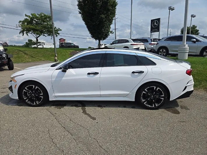 2023 Kia K5 - view 10