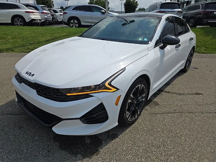 2023 Kia K5 - view 11