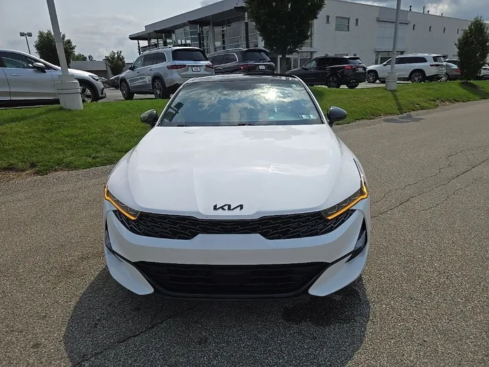2023 Kia K5 - view 12