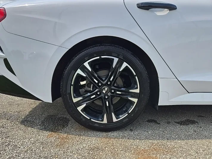 2023 Kia K5 - view 13