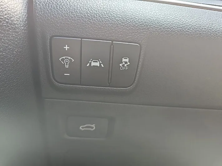 2023 Kia K5 - view 21