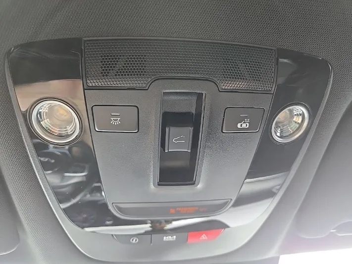 2023 Kia K5 - view 29