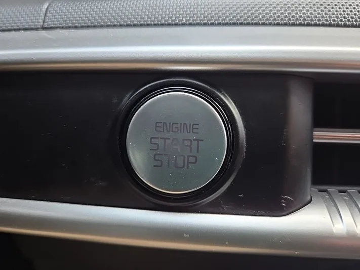 2023 Kia K5 - view 32