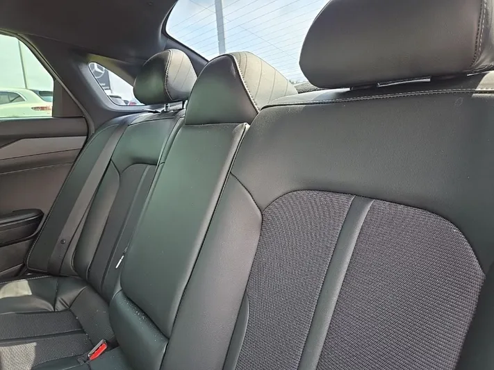 2023 Kia K5 - view 35