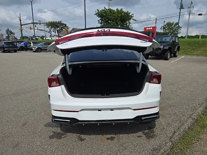 2023 Kia K5 - view 5