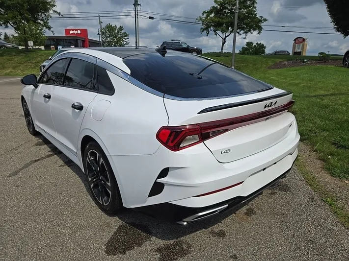 2023 Kia K5 - view 9
