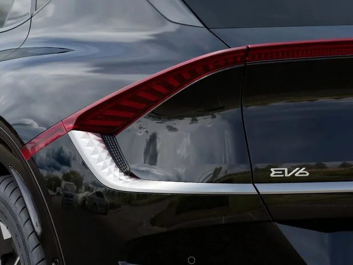 2025 Kia EV6 - view 11