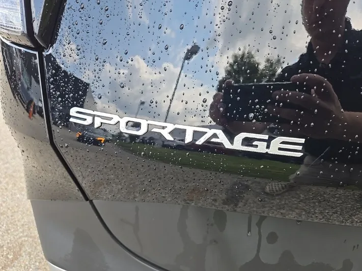 2024 Kia Sportage - view 5