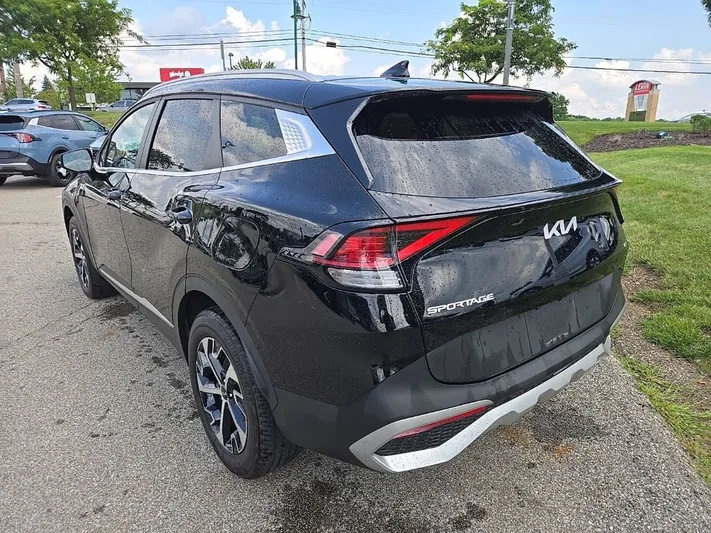 2024 Kia Sportage - view 9