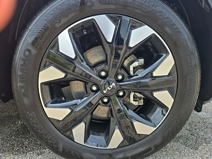 2024 Kia Sportage - view 11