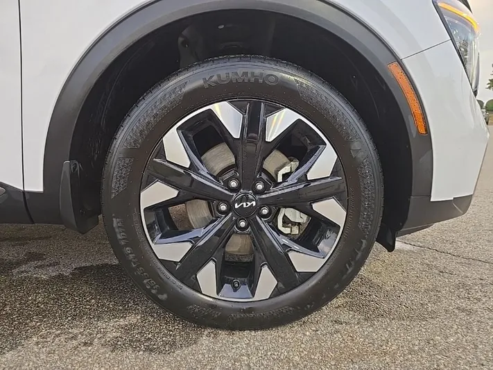 2024 Kia Sportage - view 13