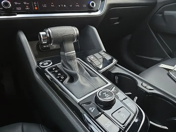 2024 Kia Sportage - view 27