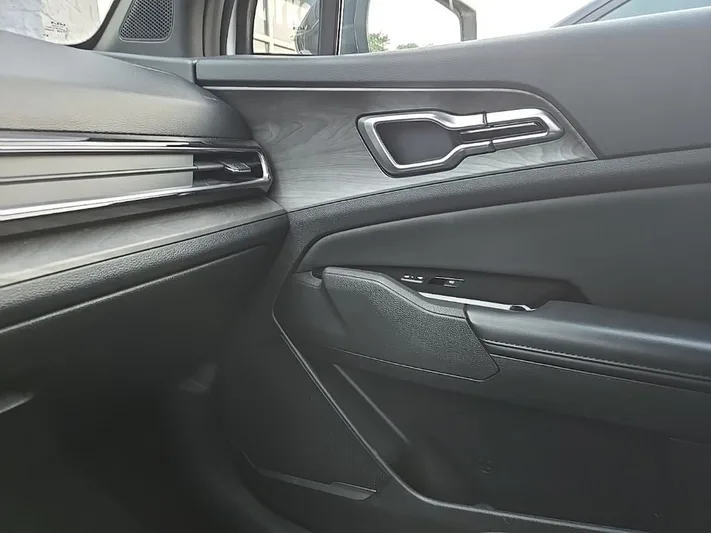 2024 Kia Sportage - view 28