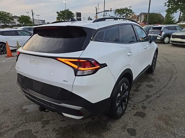 2024 Kia Sportage - view 3