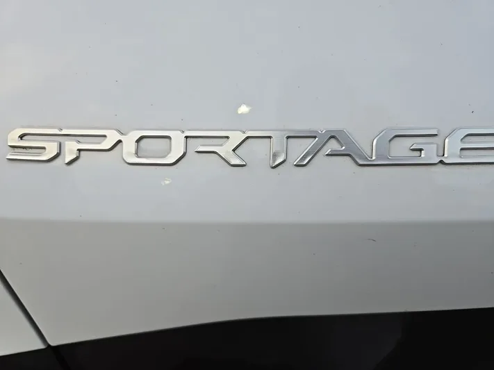 2024 Kia Sportage - view 5