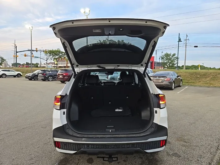 2024 Kia Sportage - view 7