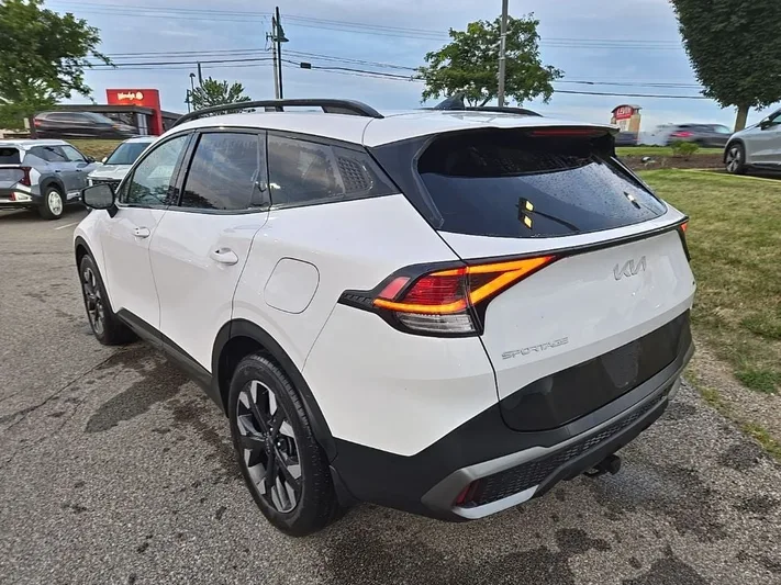 2024 Kia Sportage - view 9