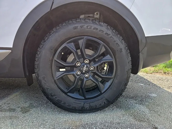 2023 Kia Sportage - view 13